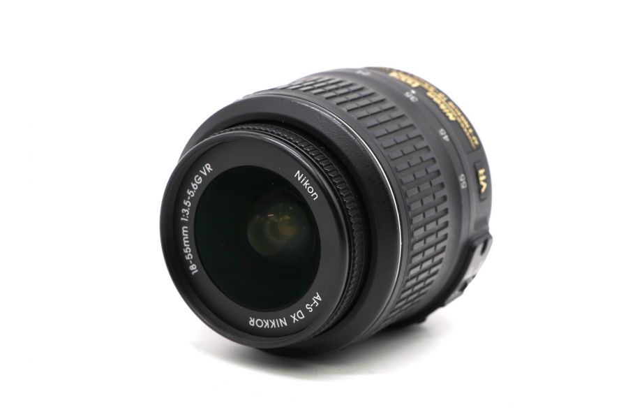Объектив Nikon 18-55mm f/3.5-5.6G AF-S VR DX Nikkor