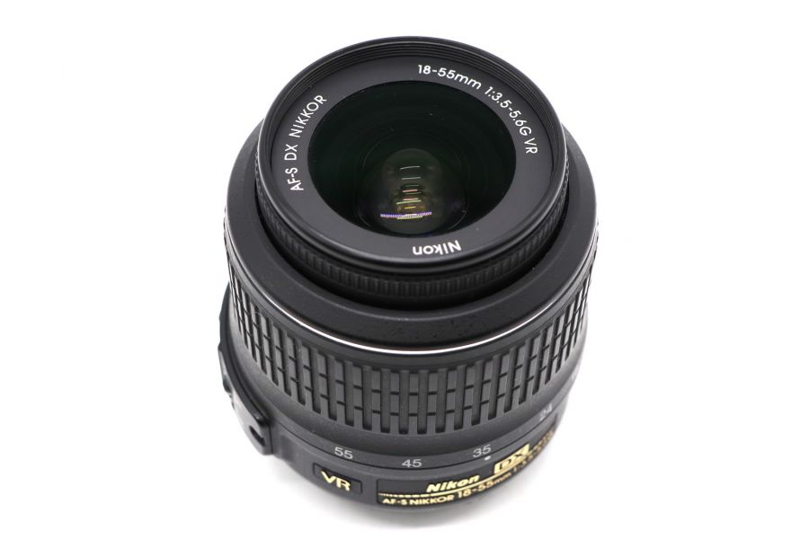 Объектив Nikon 18-55mm f/3.5-5.6G AF-S VR DX Nikkor