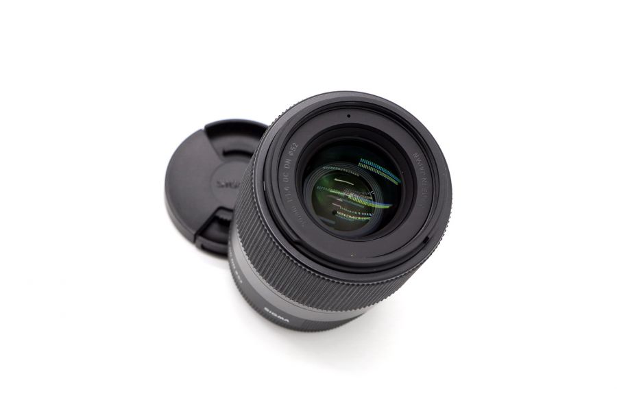 Новый Sigma AF 30mm f/1.4 DC DN Contemporary Sony E в упаковке