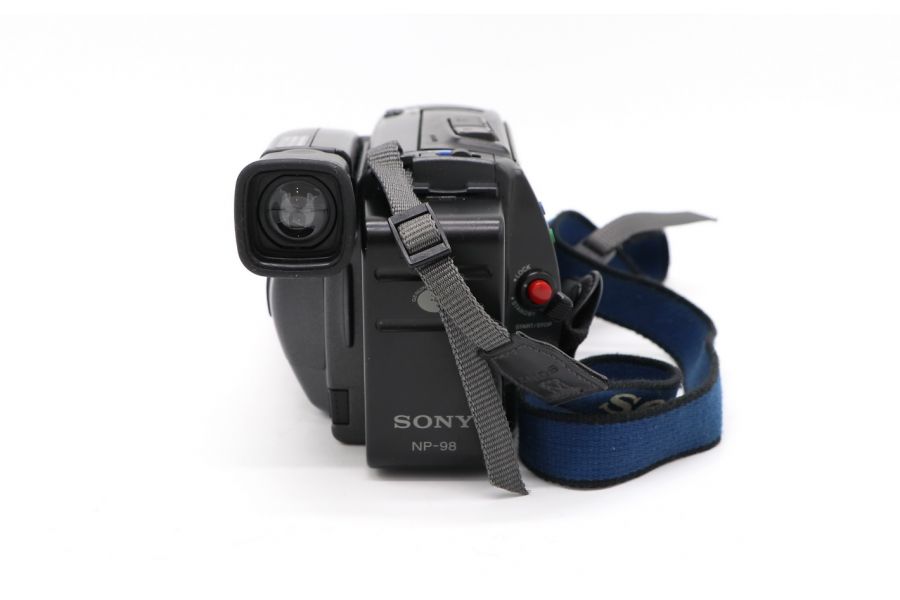 Видеокамера цифровая Sony CCD-TR2000E Handycam