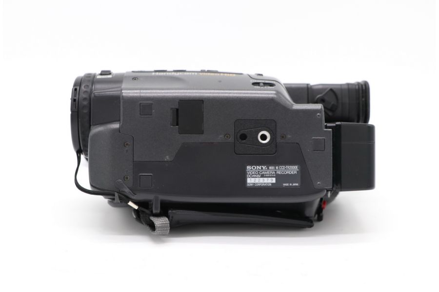Видеокамера цифровая Sony CCD-TR2000E Handycam