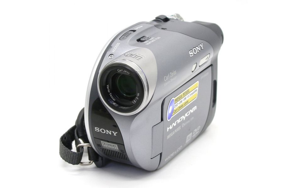 Видеокамера цифровая Sony DCR-DVD205E Handycam