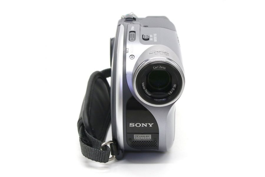 Видеокамера цифровая Sony DCR-DVD205E Handycam