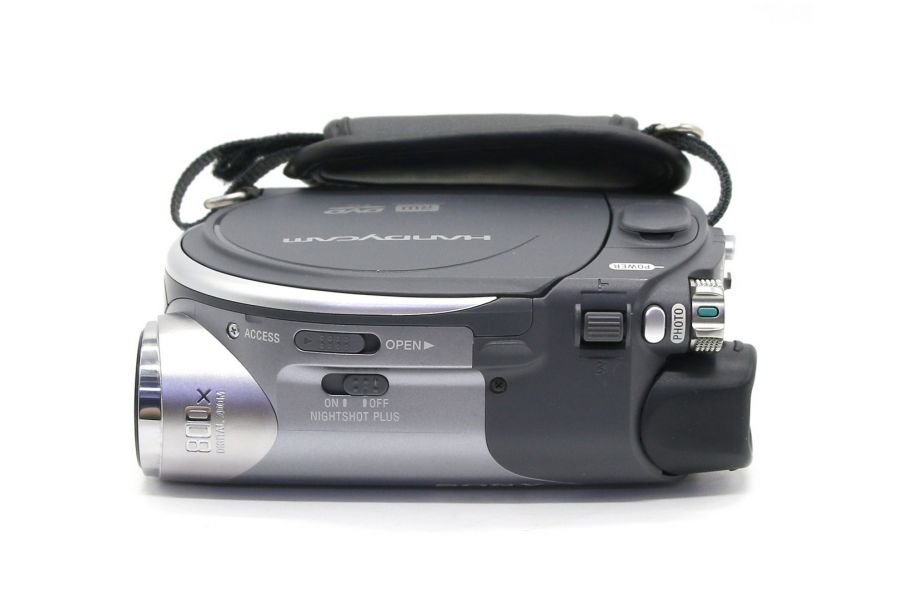 Видеокамера цифровая Sony DCR-DVD205E Handycam