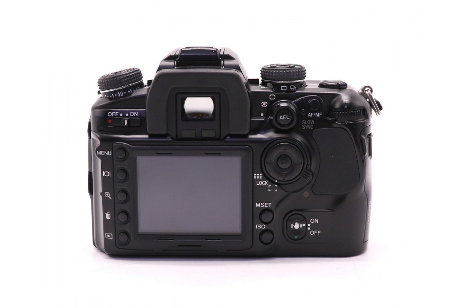 Konica Minolta Dynax 7D body зеркальная фотокамера