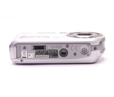 Камера цифровая Sony Cyber-Shot DSC-P200