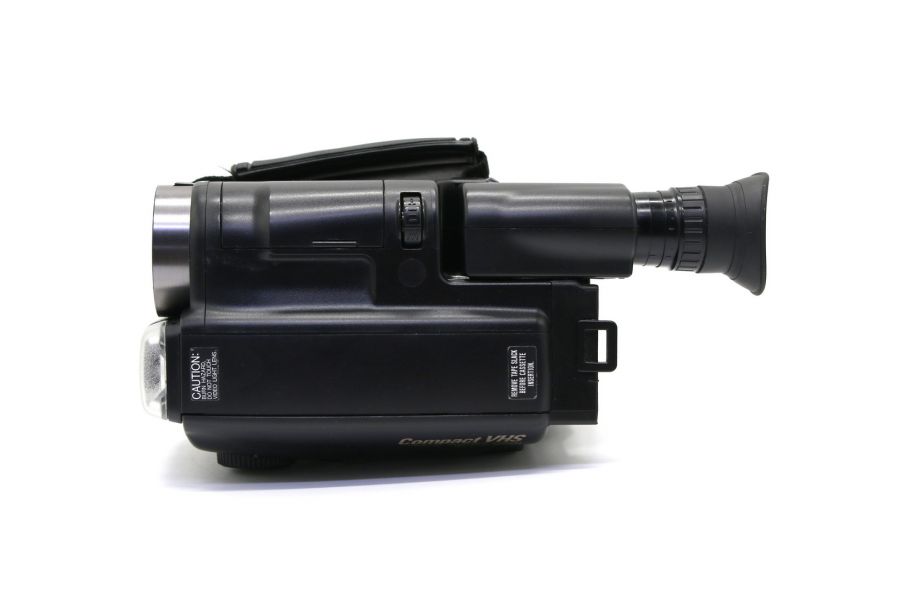 Винтажная модель видеокамера JVC GR-AX68 