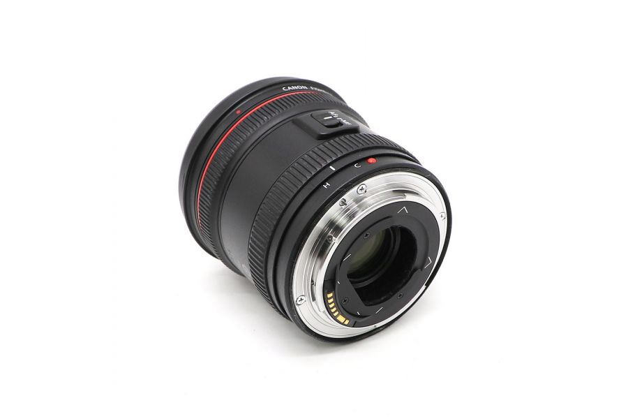 Canon EF 8-15mm f/4.0L Fisheye USM