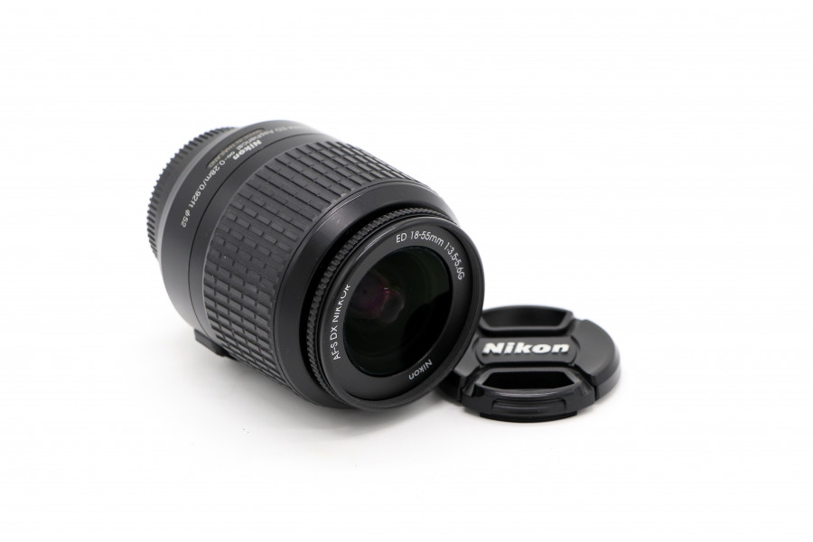 Объектив Nikon 18-55mm f/3.5-5.6G AF-S ED DX Nikkor