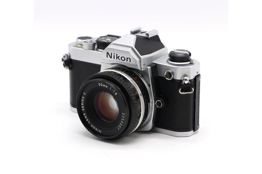Пленочный фотоаппарат Nikon FM kit (Japan, 1980)