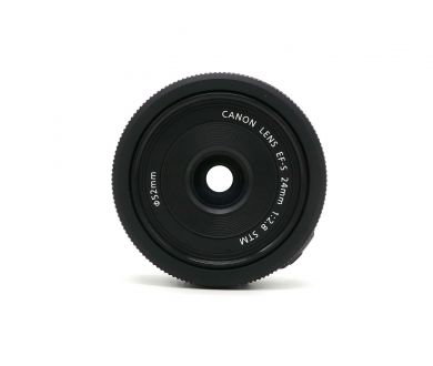 Объектив Canon EF-S 24mm f/2.8 STM в упаковке