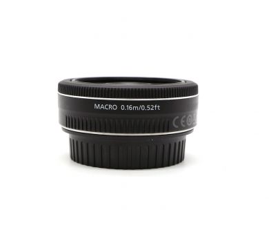 Объектив Canon EF-S 24mm f/2.8 STM в упаковке