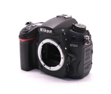 Фотокамера Nikon D7000 body (пробег 5590 кадров)
