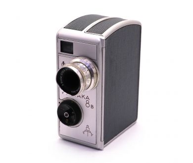Винтажная немецкая кинокамера Pentaka 8B