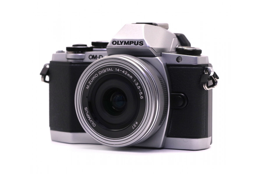 Камера Olympus OM-D E-M10 kit box (пробег 2470 кадров)
