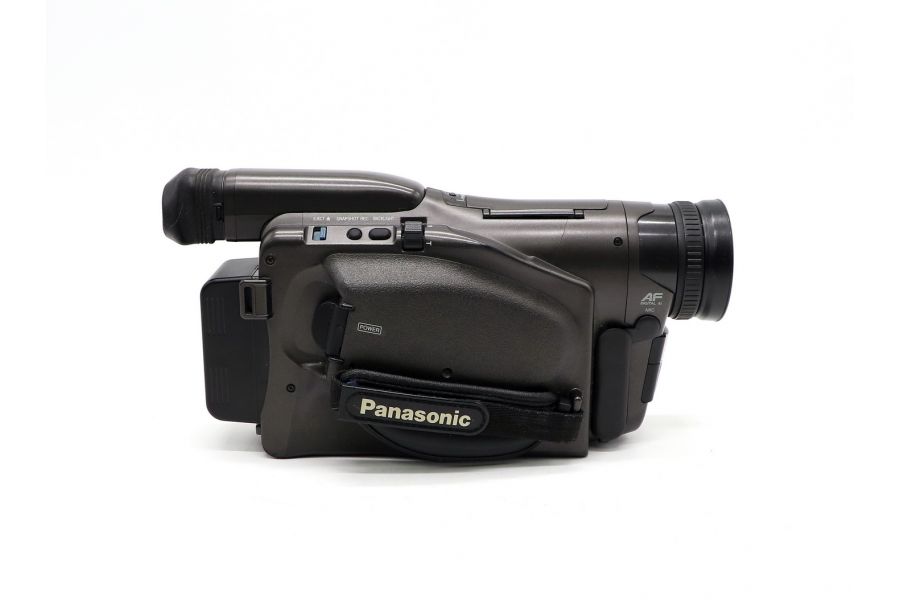 Видеокамера японская Panasonic NV-RX70EN