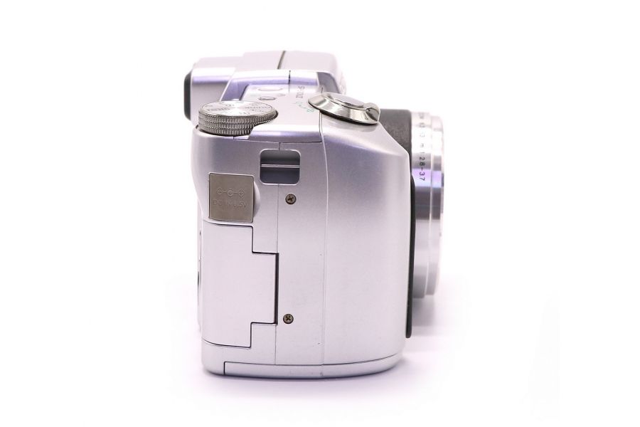 Компактная цифровая фотокамера Olympus SP-510UZ 