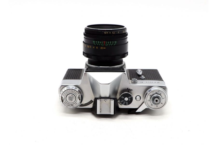 Советский фотоаппарат Зенит Е kit Гелиос-44-2 (СССР)