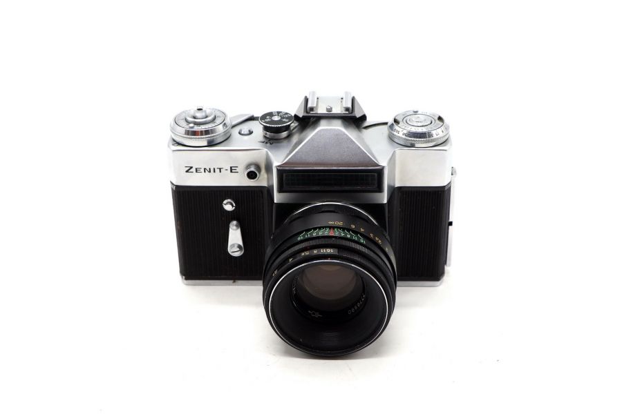 Советский фотоаппарат Зенит Е kit Гелиос-44-2 (СССР)