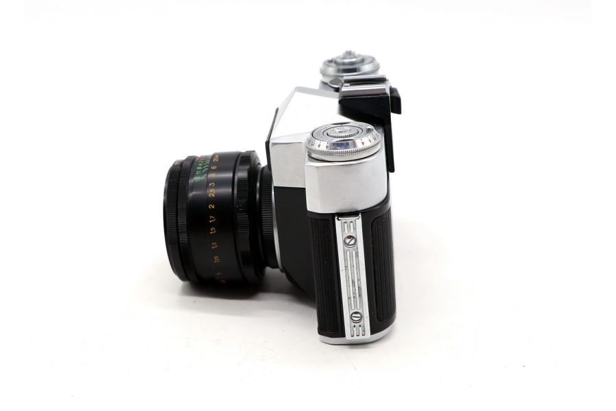 Советский фотоаппарат Зенит Е kit Гелиос-44-2 (СССР)