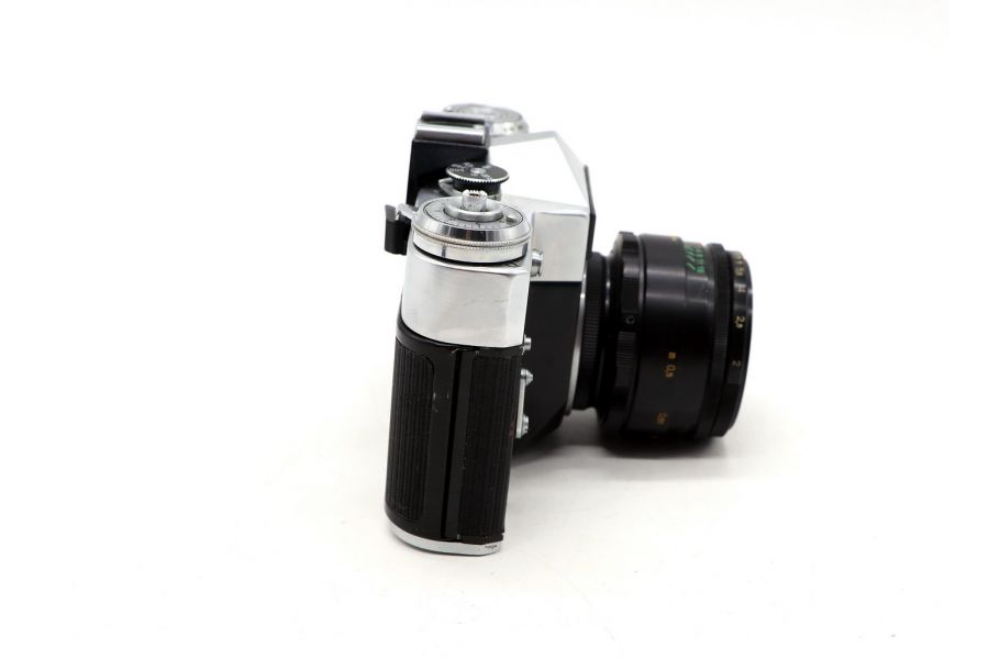 Советский фотоаппарат Зенит Е kit Гелиос-44-2 (СССР)