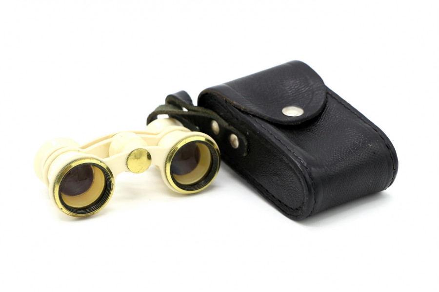 Бинокль театральный 2,5х60 белого цвета (СССР)