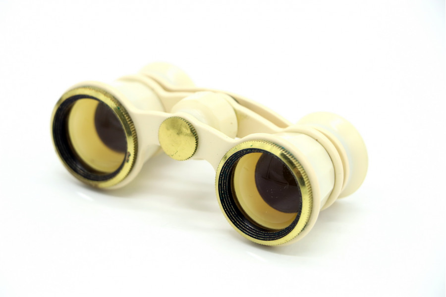 Бинокль театральный 2,5х60 белого цвета (СССР)