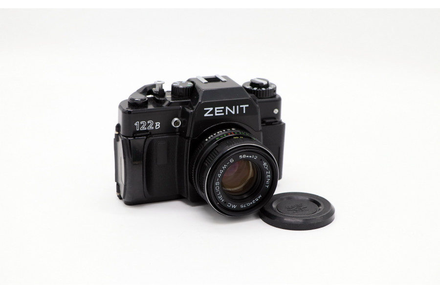 Зеркальный фотоаппарат Зенит 122В kit (СССР)