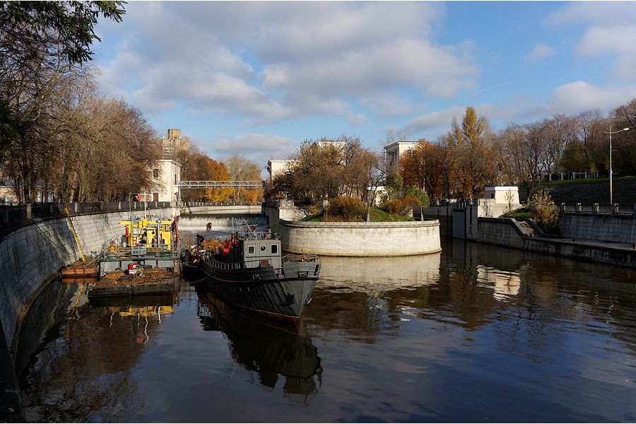 Широкоугольный объектив Sony 2.8/20mm SEL20F28