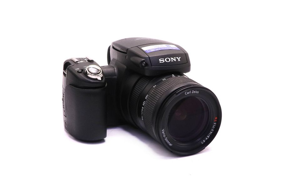 Циифровой фотоаппарат Sony Cyber-shot DSC-R1