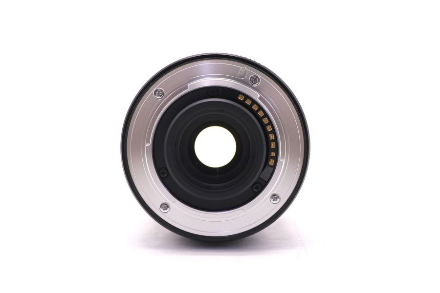 Компактный Fujifilm XF 23mm F2 R WR в упаковке