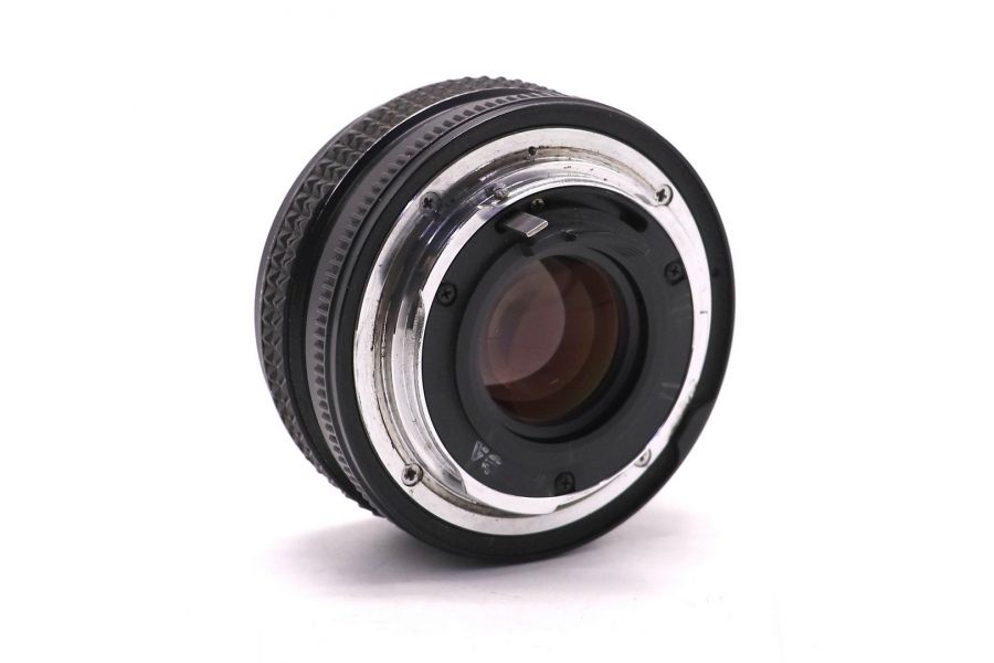 Объектив мануальный Konica Hexanon AR 40mm f/1.8
