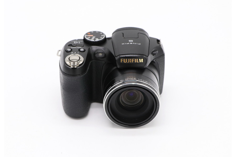 Фотокамера компактная Fujifilm FinePix S2800HD