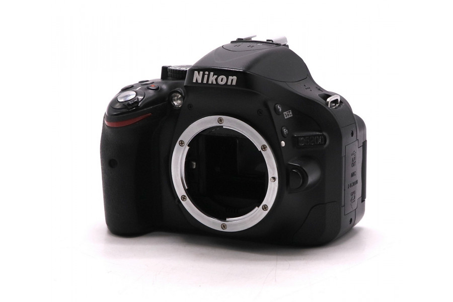 Камера Nikon D5200 body (пробег 18240 кадров)