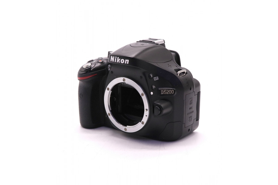 Камера Nikon D5200 body (пробег 18245 кадров)