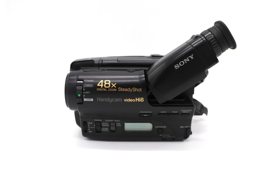Видеокамера аналоговая Sony CCD-TR750E Hi8