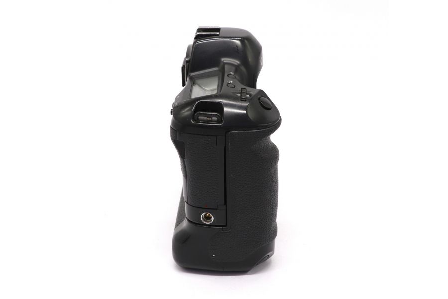 Зеркальный пленочный фотоаппарат Canon EOS-1 body