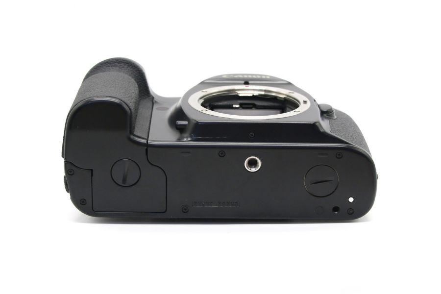 Зеркальный пленочный фотоаппарат Canon EOS-1 body