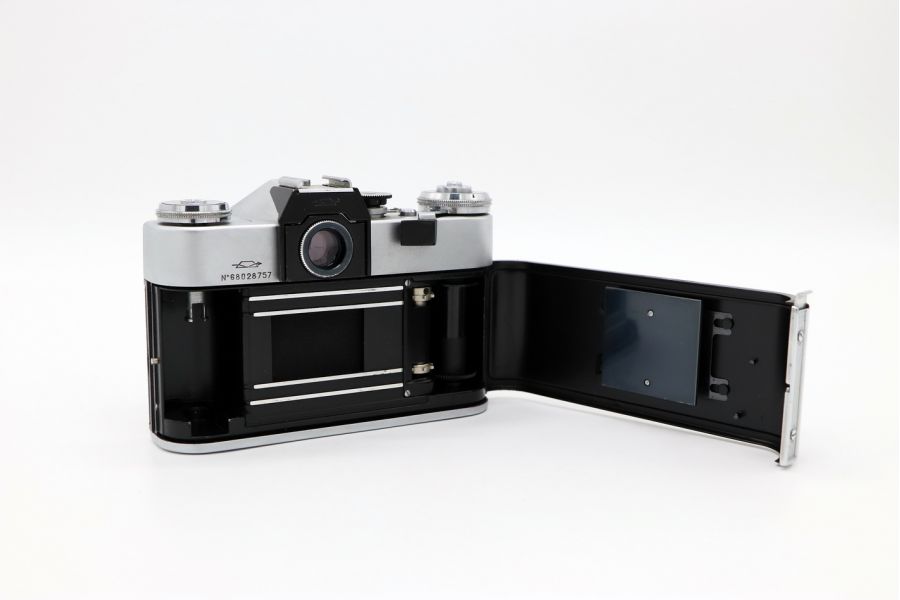 Ранний зеркальный Зенит В + Индустар 50-2 (СССР)