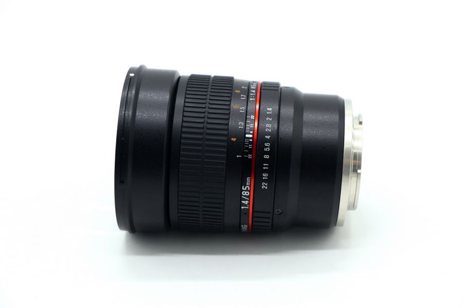 Samyang 85mm f/1.4 AS IF UMC Sony E в упаковке