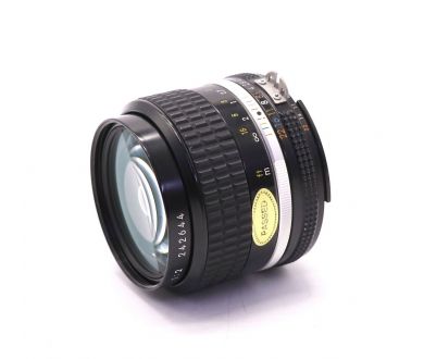 Мануальный объектив Nikon AI-S 35mm f/2 Nikkor