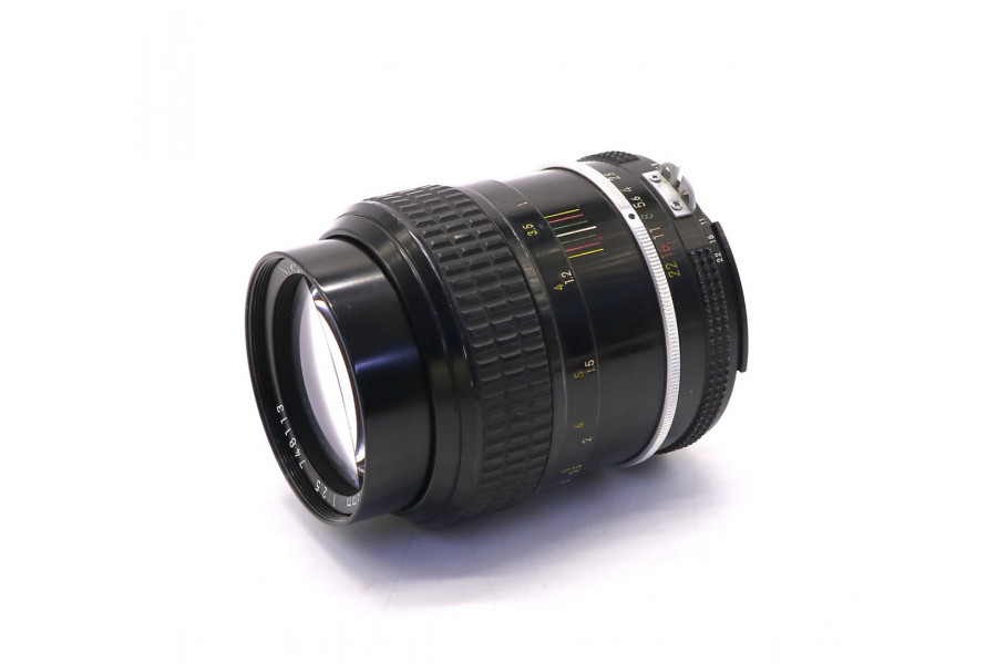 Мануальный объектив Nikon 105mm f/2.5 Nikkor
