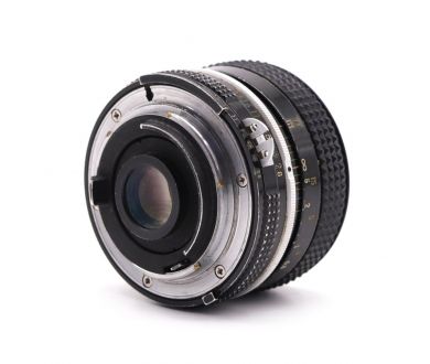Широкоугольный объектив Nikon 35mm f/2.8 Nikkor