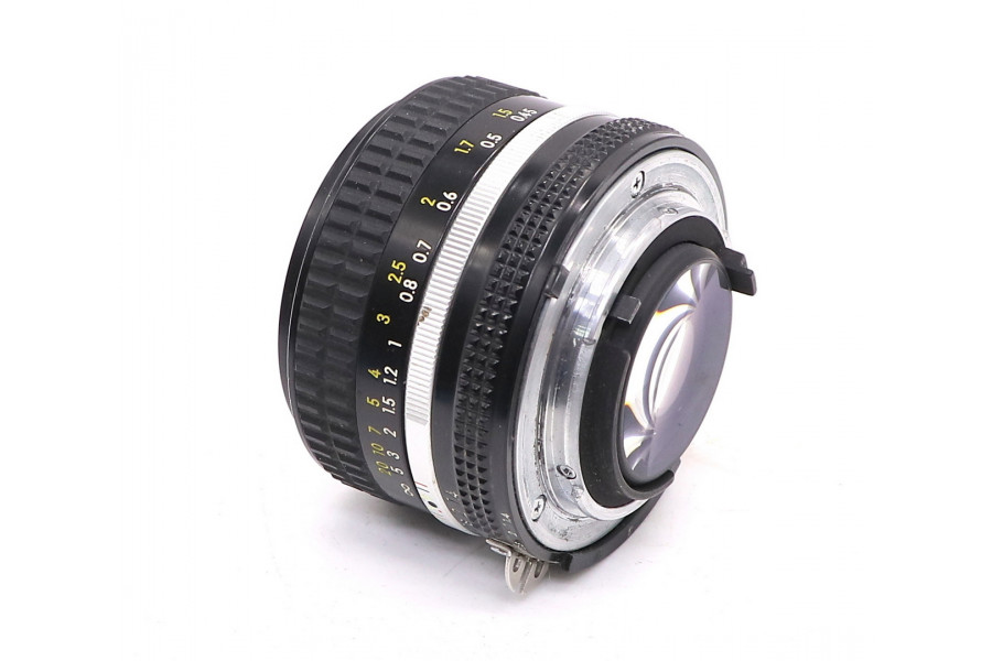 Светосильный объектив Nikon 50mm f/1.4 Nikkor