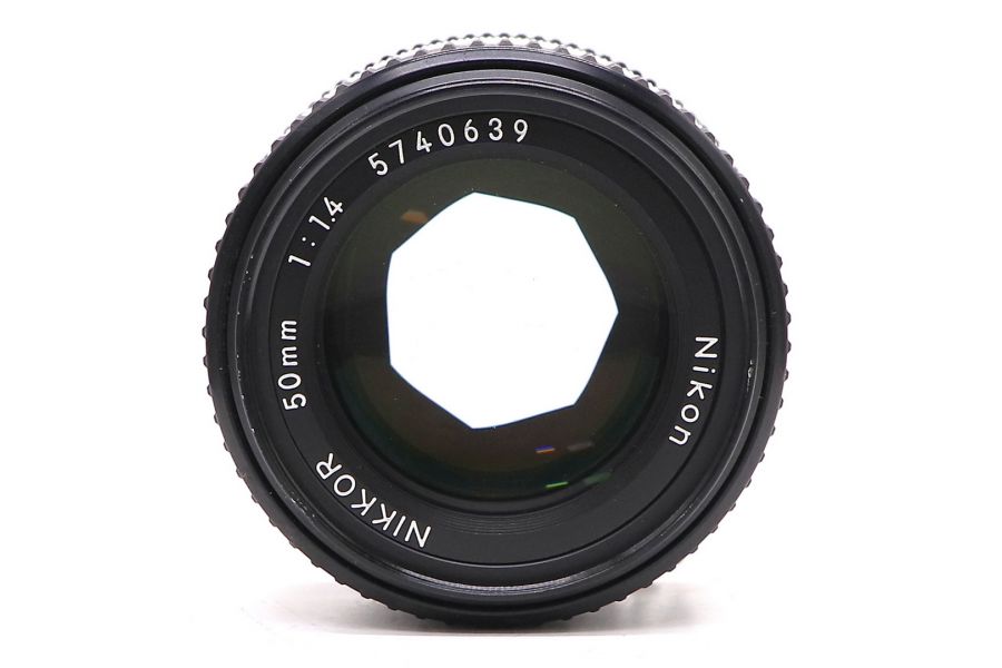 Светосильный объектив Nikon 50mm f/1.4 Nikkor