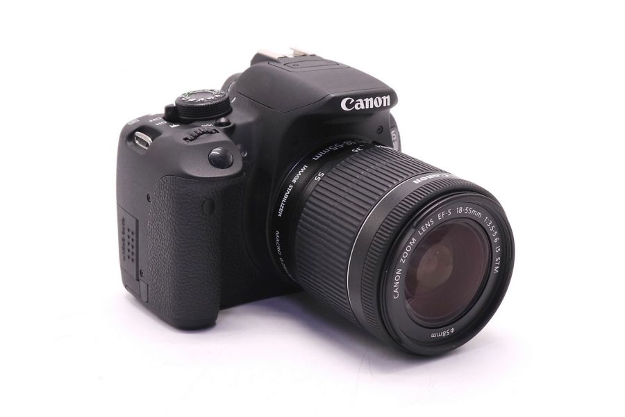 Canon EOS 700D kit (пробег 6250 кадров)