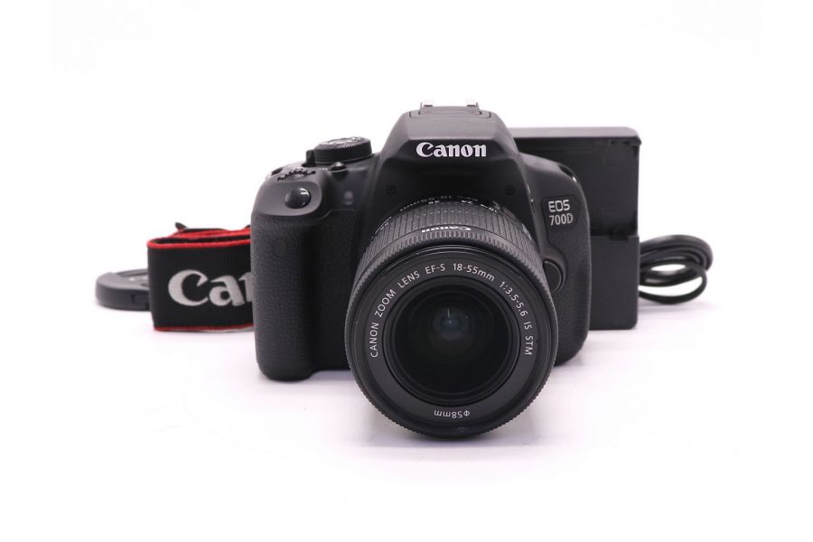 Canon EOS 700D kit (пробег 6250 кадров)