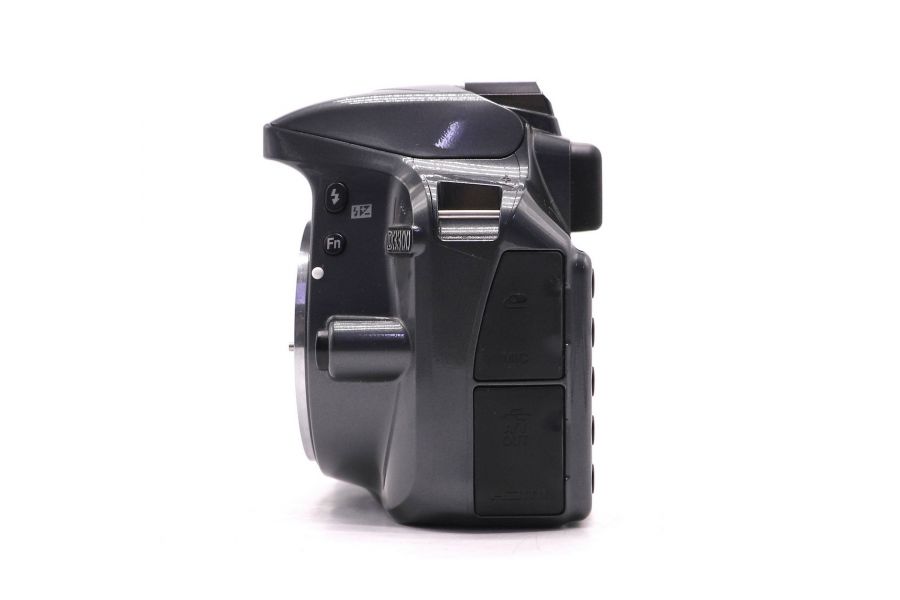 Фотокамера Nikon D3300 body (пробег 3200 кадров)