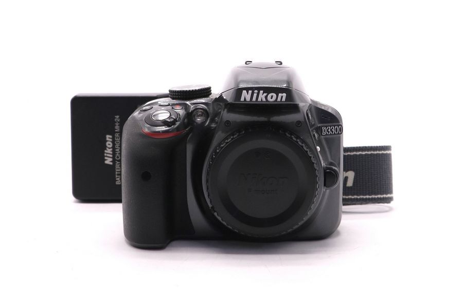 Фотокамера Nikon D3300 body (пробег 3200 кадров)