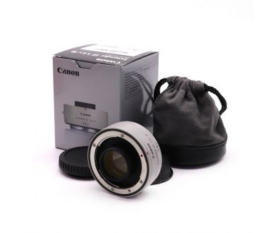 Телеконвертер Canon Extender EF 1.4x III в упаковке